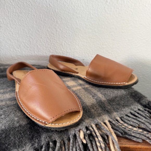 Coastal Bohemian Menorquina Avarca Spain Leather Sandals Size 38 Flats Vacation - Picture 2 of 9
